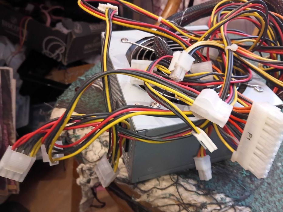 Продам комп'ютерний БП Chieftec GPS 350 TB-101A