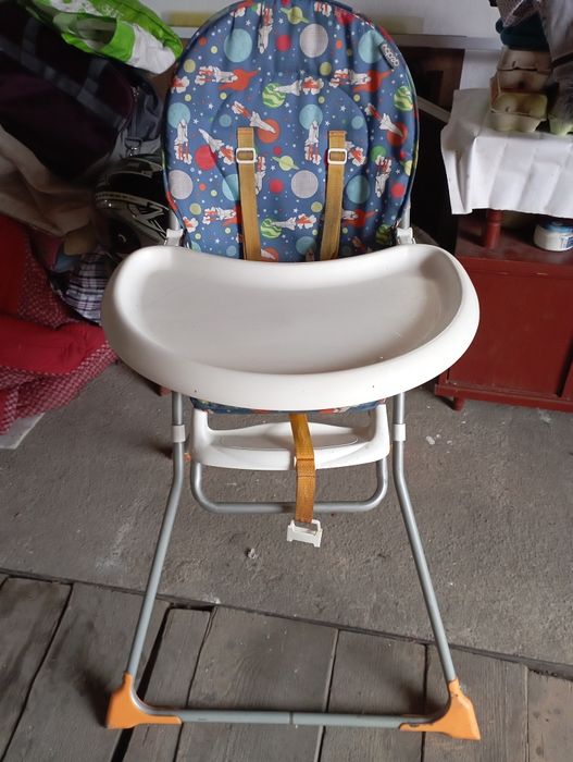 Продам столик для годування