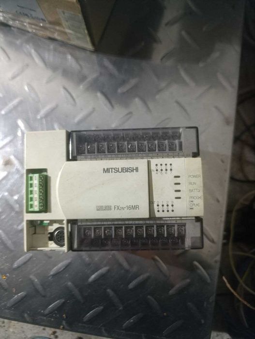 Программируемый логический контроллер Mitsubishi MELSEC FX2N-16MR