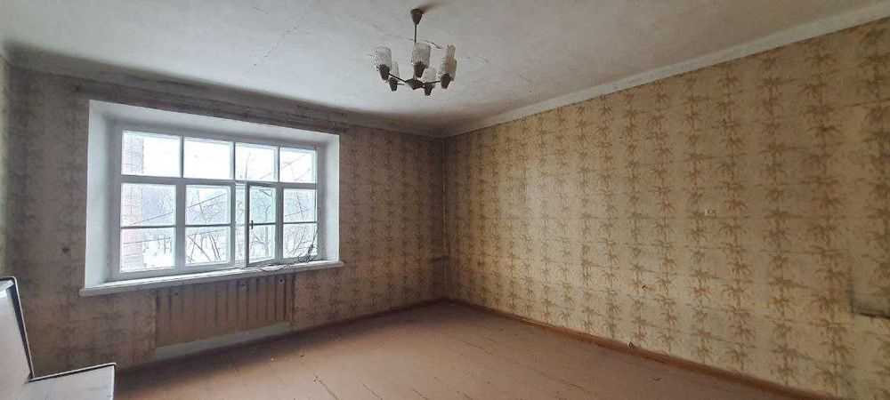 Продам 2-х кімнатну квартиру м. Зміїв