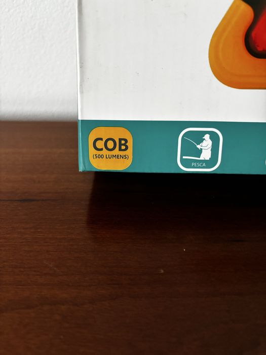 Luz de Emergência Triangular LED Multifuncional – SANDA (500 lúmens)