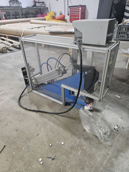 Maquina de cravar ilhos