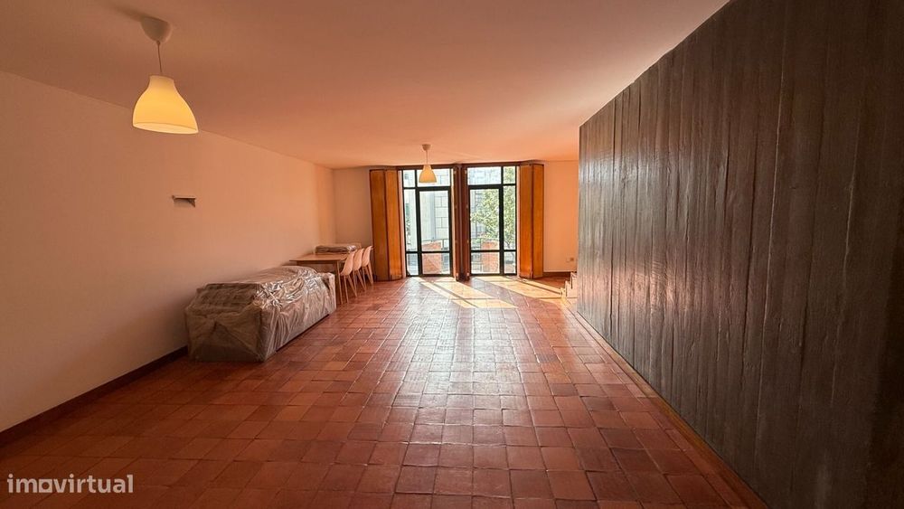Moradia T4  para Arrendamento – Creixomil, Guimarães