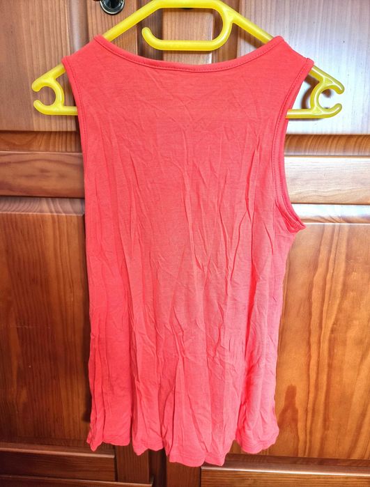 Top coral/ laranja com folhos, tamanho 32