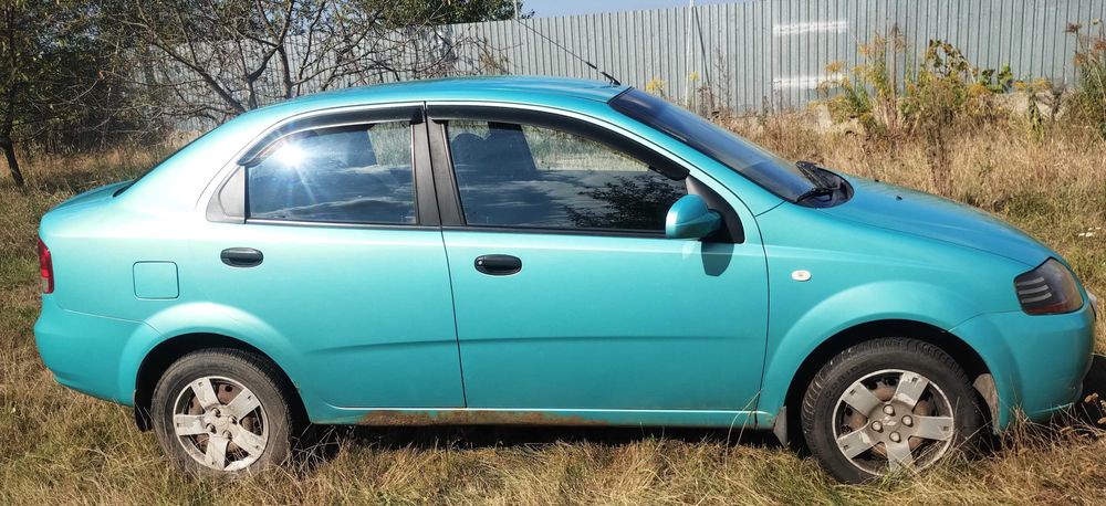 Chevrolet Aveo 2005 1.5 бензин механика