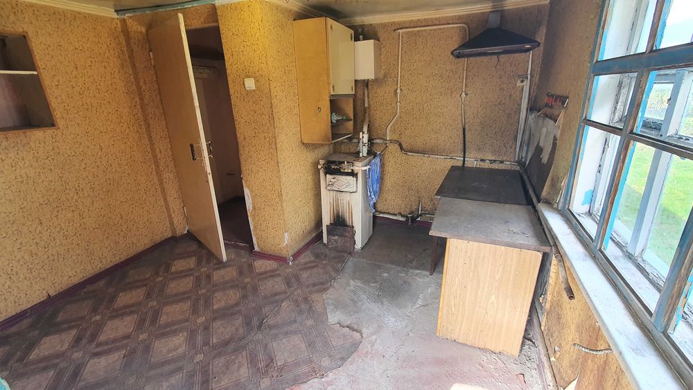 Продам пів будинку з окремим входом в с.Трушки