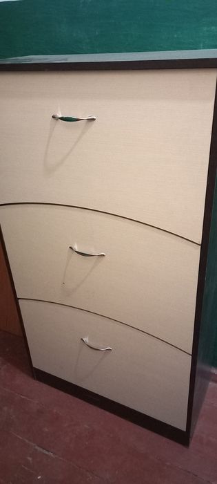 Шкаф для взуття.