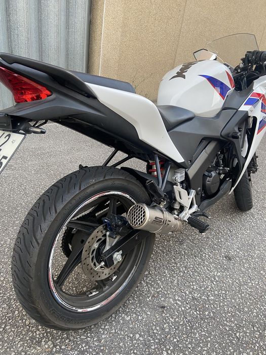 Honda cbr125r 2013  (como nova)