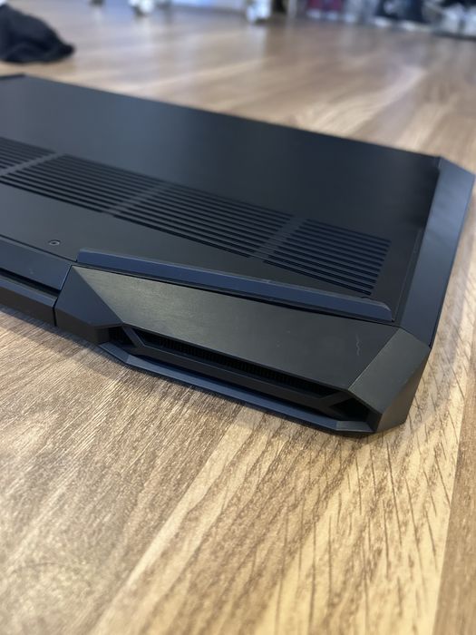 HP Pavilion Gaming 17 | i7-10750H | RTX 2060 Max-Q | 16GB RAM | 512GB SSD