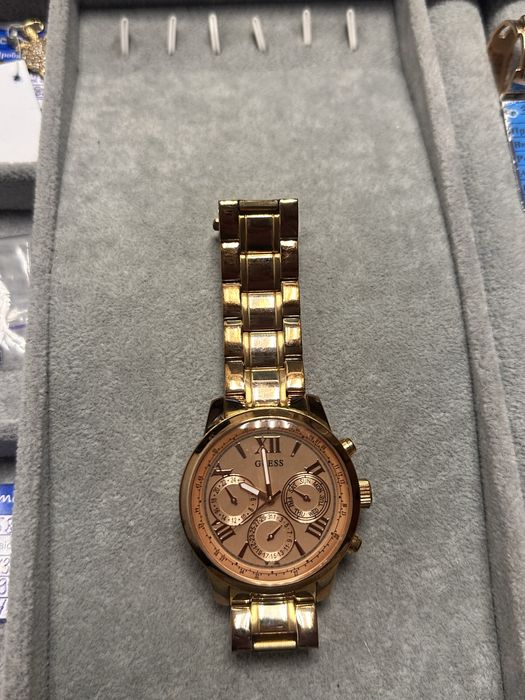 Годинник GUESS W0330L2