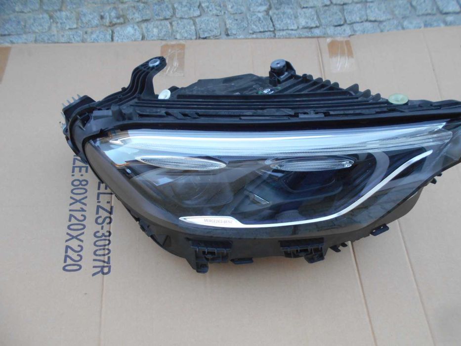 Farol direito led Mercedes GLC 2022 W254