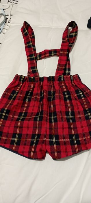 Conjunto de jardineira calção, body e meias