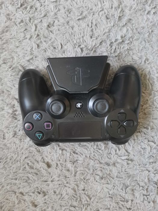 PS4 PRO + 4 Kontrolery