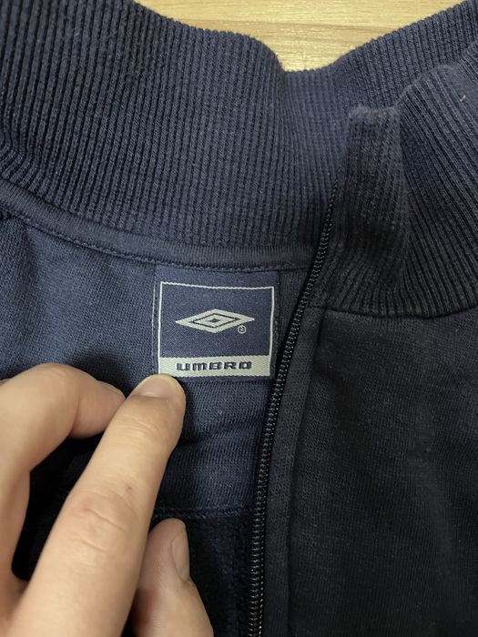 Зіпка від Umbro