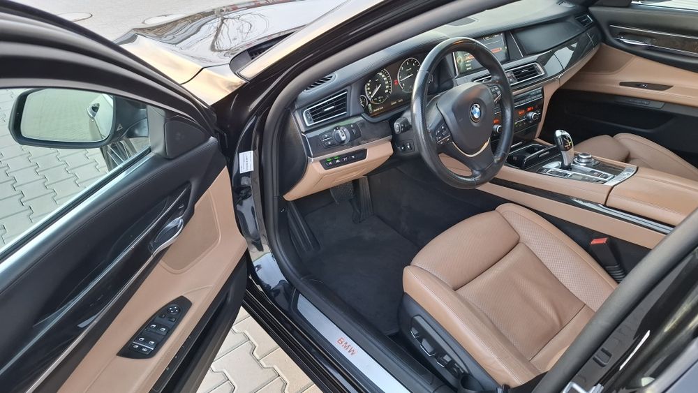 Bmw 7 F01 LIFT  740D Full wersja
