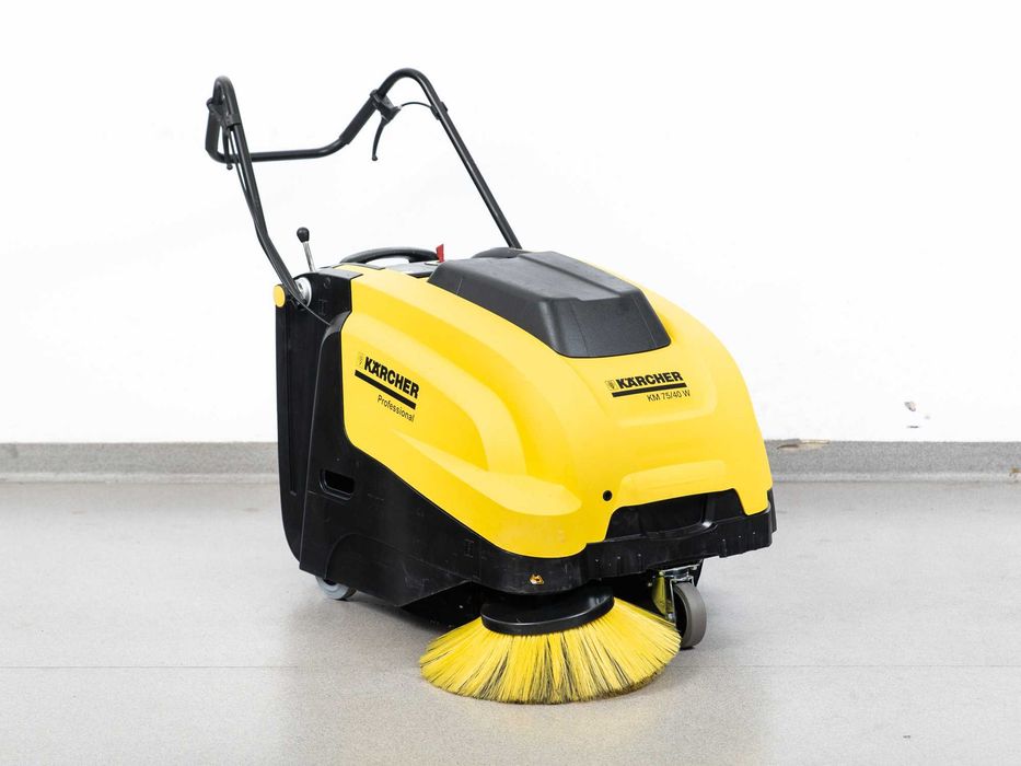 ZAMIATARKA KARCHER KM 75/40 W Bp NOWE BATERIE 2009r 3375m²/h 7500netto