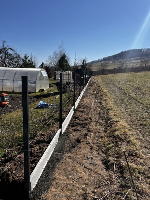 Montaż ogrodzeń panelowych