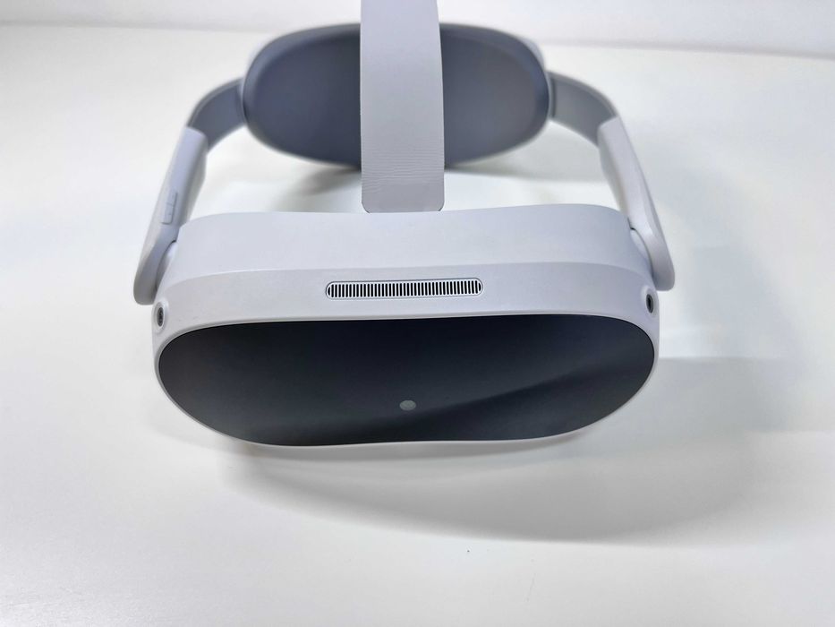 Google VR model A8110 + 2 Kontrolery