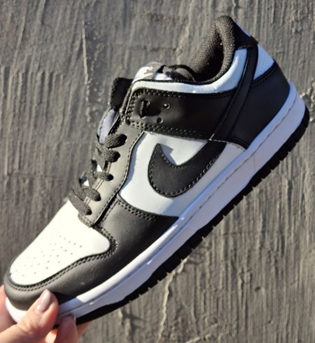 Кросівки NIKE (Найк) р.41 нат.шкіра стан нових