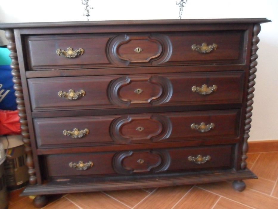 Mobília de quarto antiga e completa em madeira de mogno