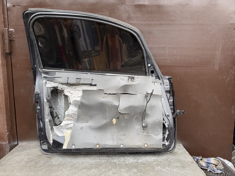 Дверь водителя Митсубиси кольт 08 mitsubishi colt