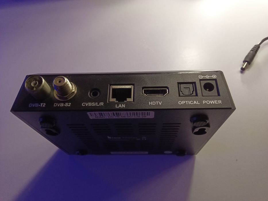TV BOX android tuner dvbt-2 MECOOL KI PRO stan idealny
