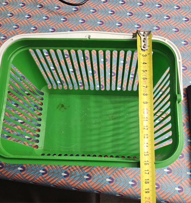 Cesto plástico com asa