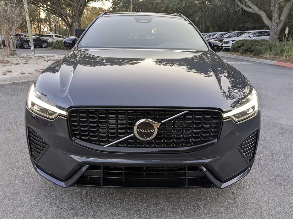 Volvo XC60      2024