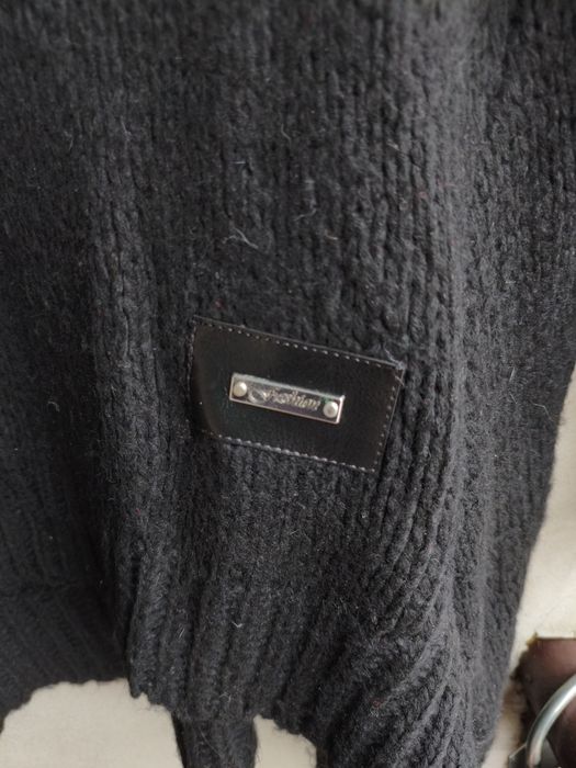 Dłuższy sweter uni wełna z akrylem