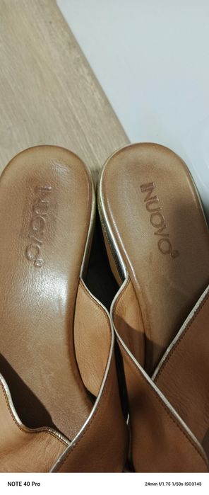 Klapki damskie na koturnie Inuovo 38