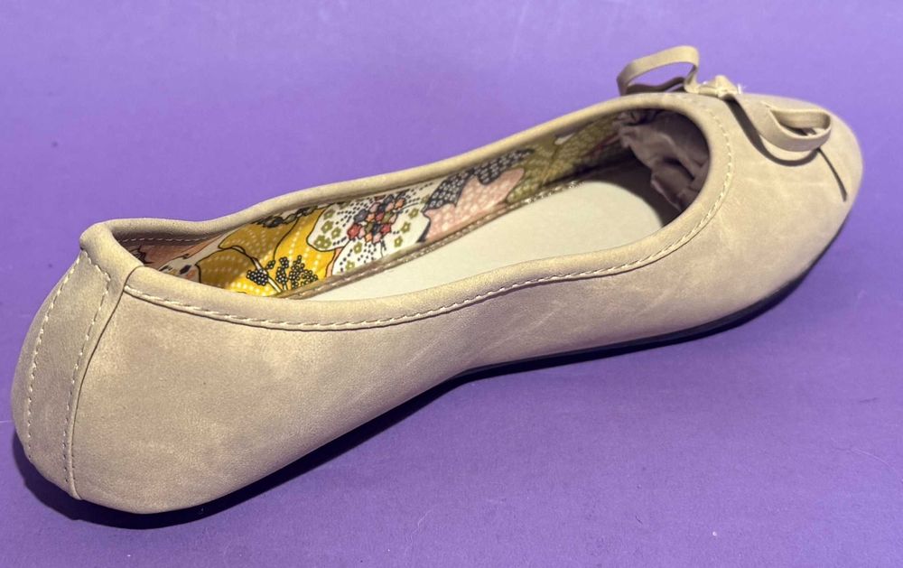 Beżowe gładkie baleriny z kokardą rozmiar 37