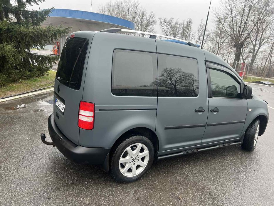 Volkswagen Caddy 1.6 дизель2011