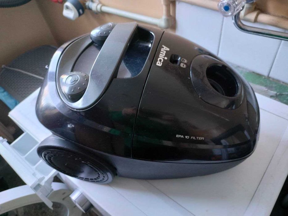 Odkurzacz Amica VM1021 Ora 700W Nie włącza się