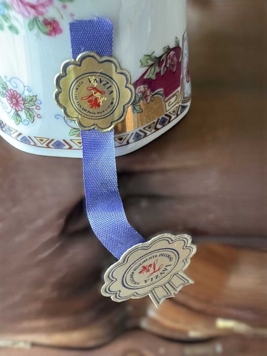 Sino em porcelana Limoges Vizavi de Itália.