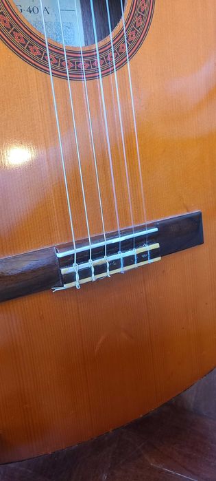 Guitarra Clássica Yamaha CG-40 A – Boa Condição + Cordas Novas [Inclui capa de transporte]
