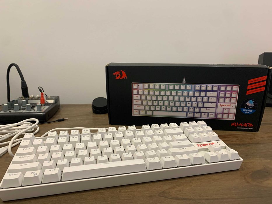 Teclado Mecânico REDRAGON KUMARA K552, Branco, Switch AZUL