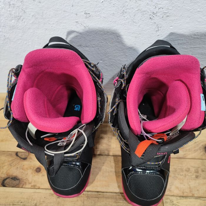 Nr 628 lekkie buty snowboardowe Burton Mint 23.5 cm stan idealny
