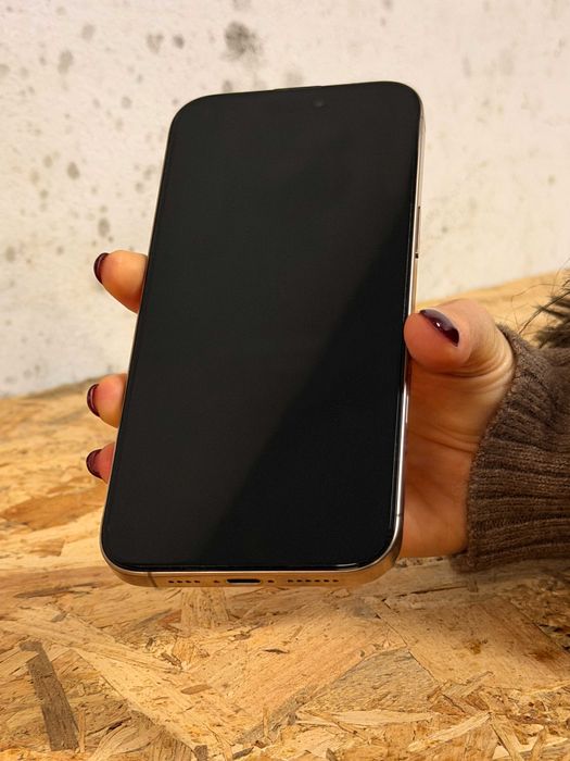 Iphone 16 Pro Max em Excelente Estado