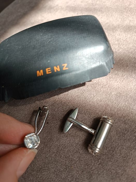 Мужские запонки с камнем