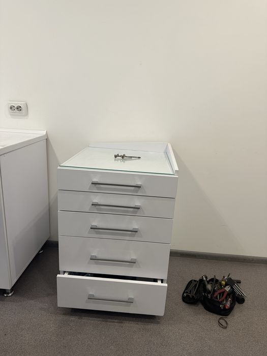 Меблі для дому та кухні