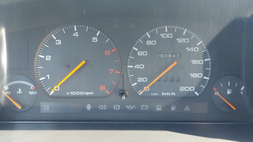 Мазда 626/ гаражне зберігання