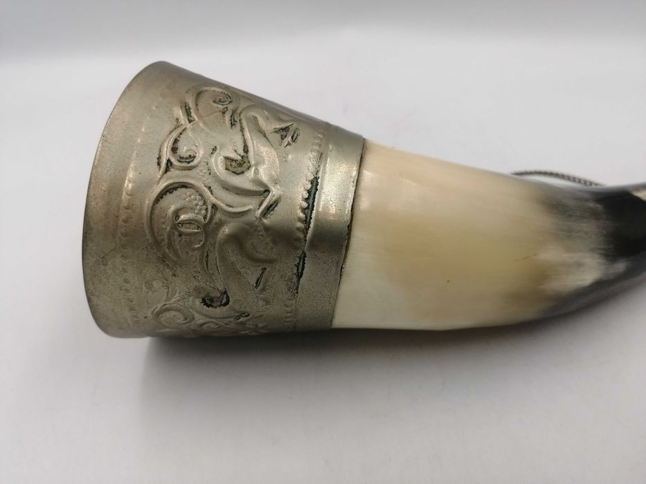 Naturalny bawoli róg Wikinga kufel myśliwski okuty 1