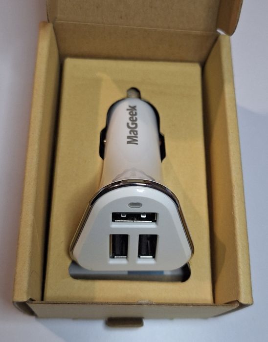 Зарядка в прикурювач