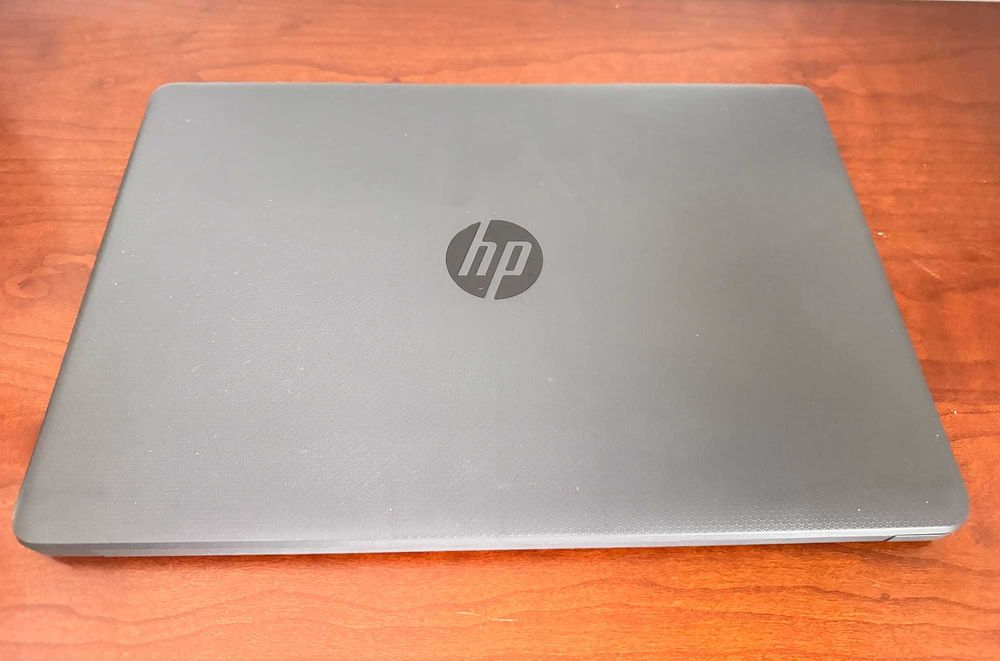 HP 250 G8 Pro Series 15.6" Full HD / i5-1035G1 Quad-Core / 16 GB RAM / 256 GB SSD64284527116931123