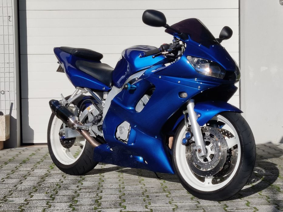 yamaha  YZF R6 2001