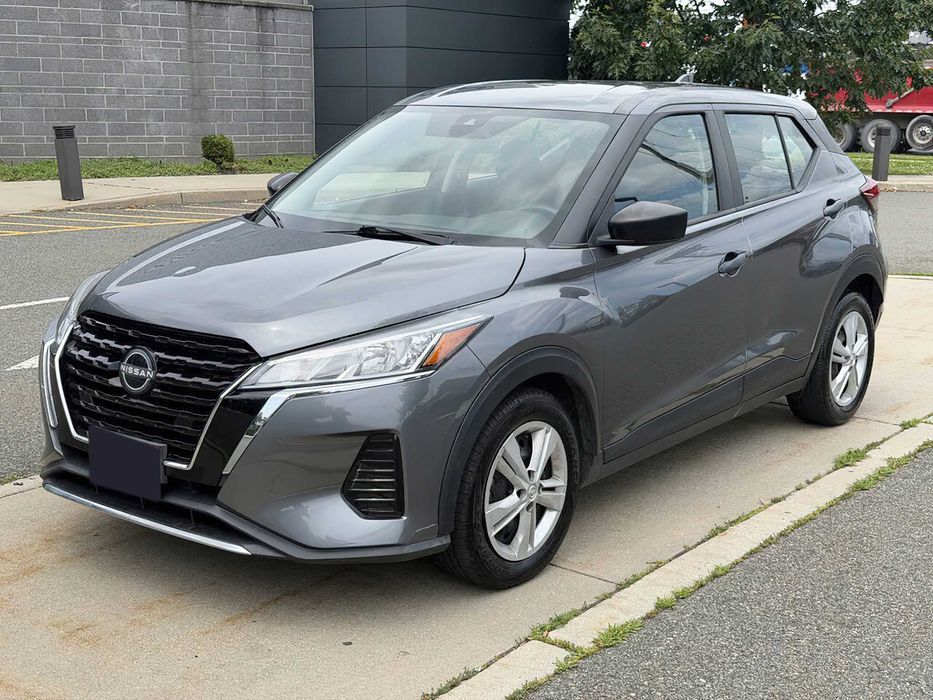 Nissan Kicks      2023