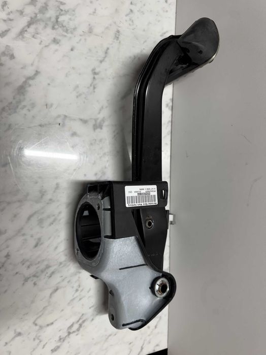 Pedał hamulca MERCEDES W204