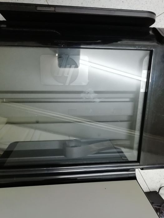 Printer with ink cartridge issues.443666299020257282