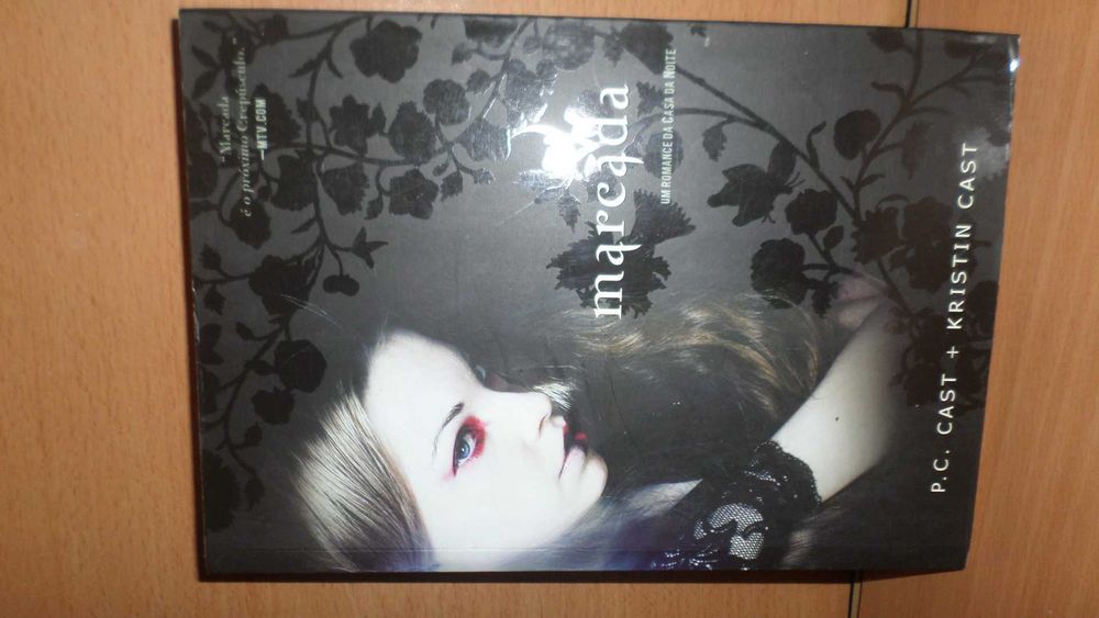 Marcada + Traida ( 2 livros ) Kristin Cast (Autor) P. C. Cast (Autor)