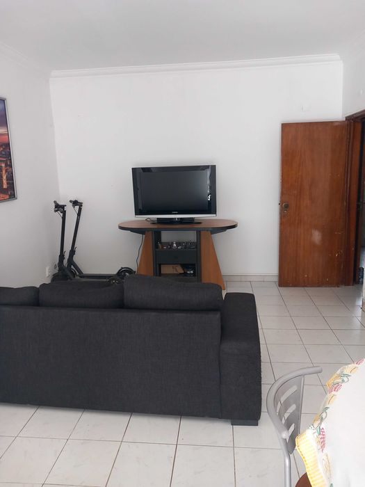 Quarto junto ao Comboio com despesas incluídas